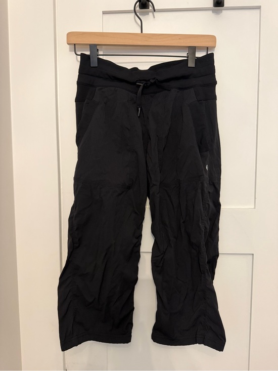 lululemon athletica Pants - Lululemon cropped relaxed fit capri pants size 4
